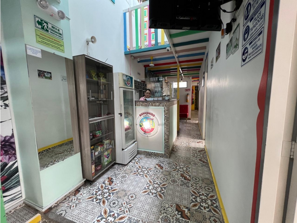 SE VENDE EDIFICIO DE 4 PISOS CON HOTEL COMO UNIDAD DE EXPLOTACIÓN - 2