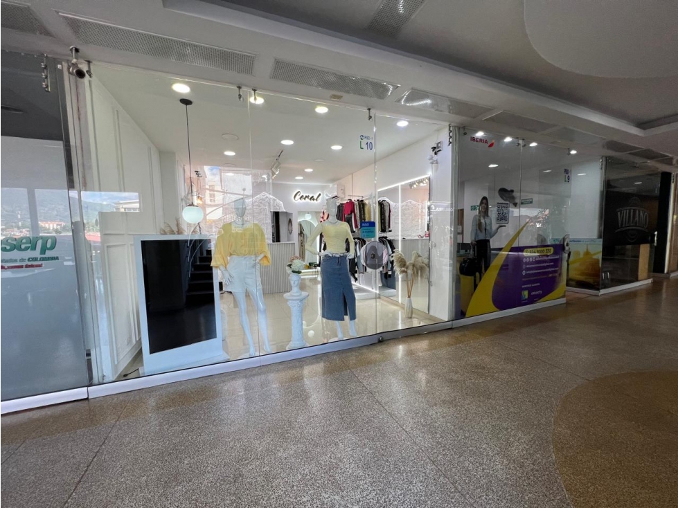 EXTRATEGICO LOCAL EN CENTRO COMERCIAL — foto 2