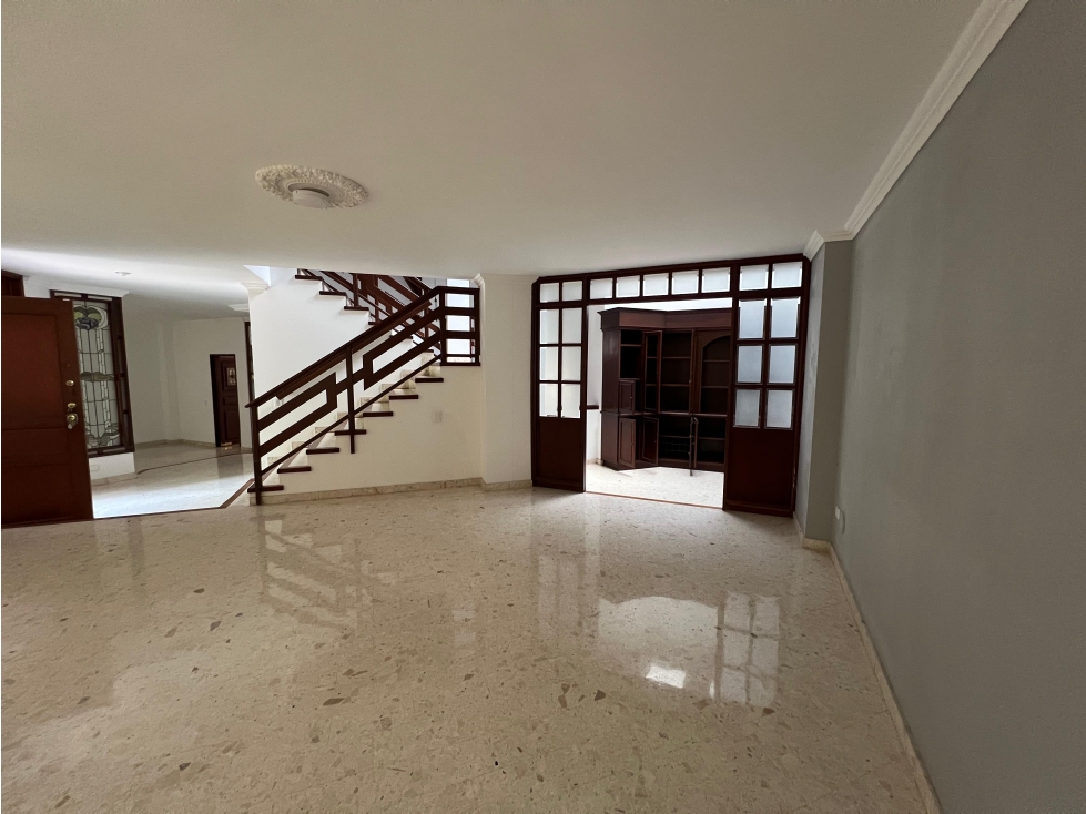 Casa en Arriendo de 350 m² en Exclusivo Sector - 2