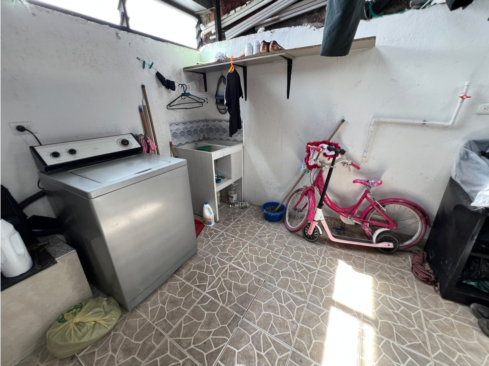 CASA CON 2 LOCALES + APARTAMENTO | INVERSIÓN CON RENTA ACTIVA — foto 4