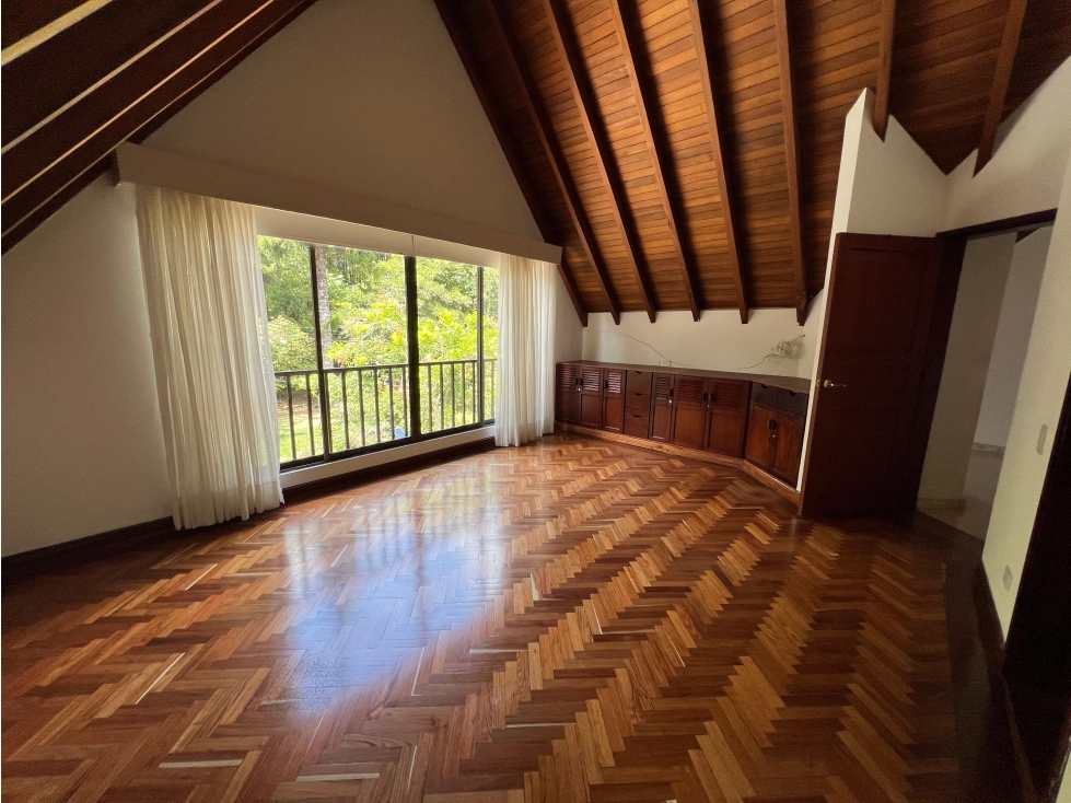 Casa en Arriendo de 350 m² en Exclusivo Sector - 5