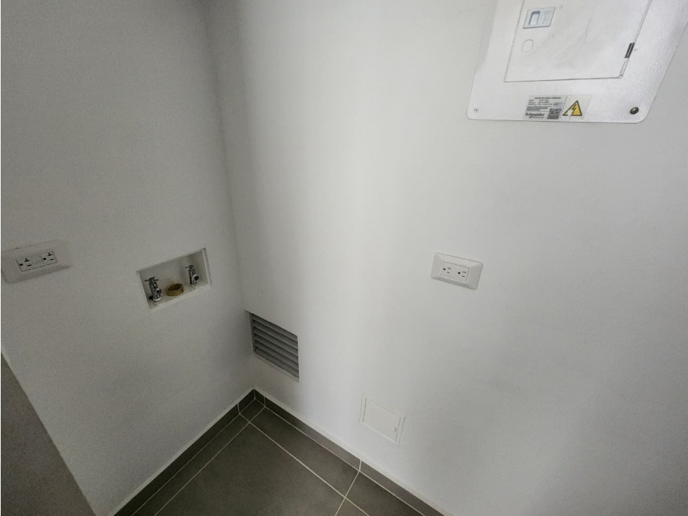 APARTAESTUDIO PARA ARRIENDO EN LA AVENIDA CENTENARIO — foto 4