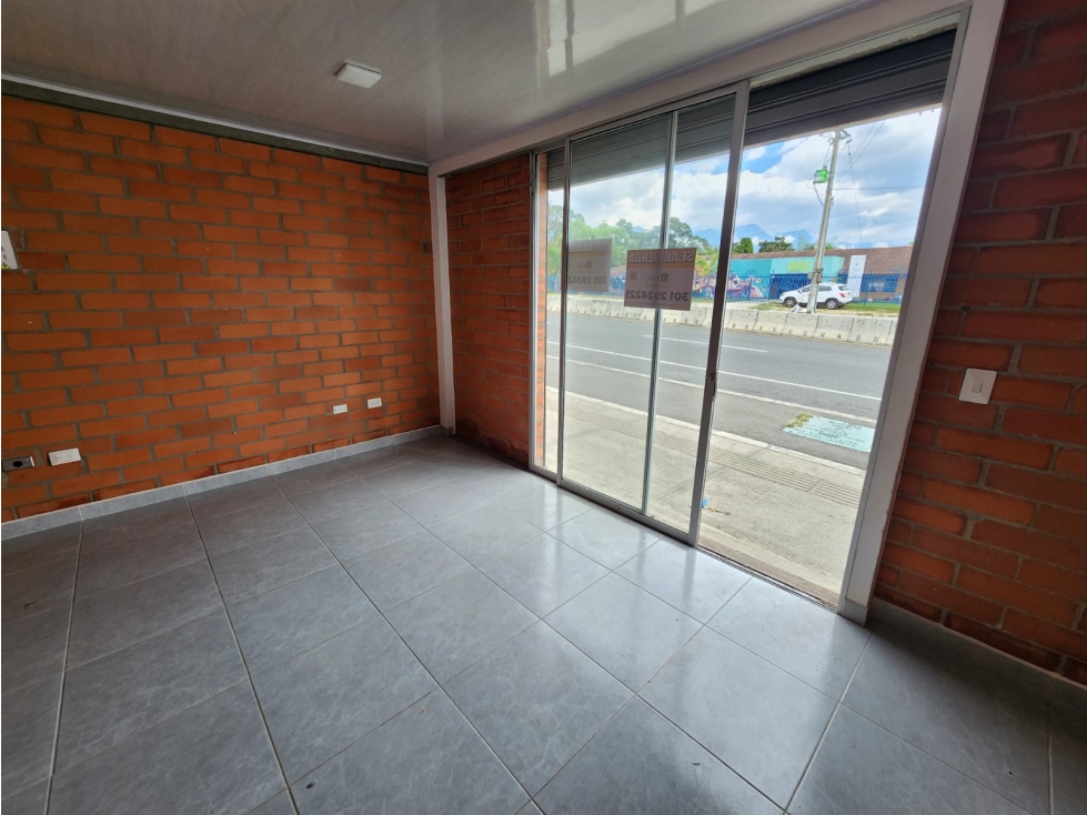 LOCAL PARA ARRIENDO EN MERCAR - 4