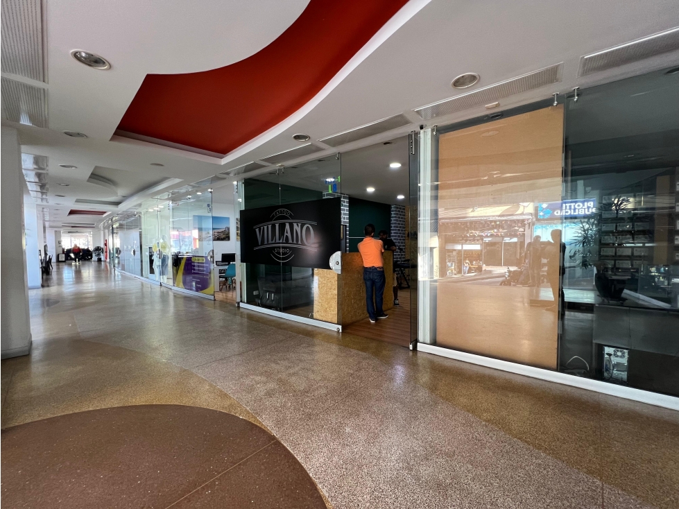 LOCAL EN CENTRO COMERCIAL