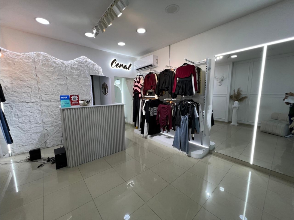 EXTRATEGICO LOCAL EN CENTRO COMERCIAL — foto 5