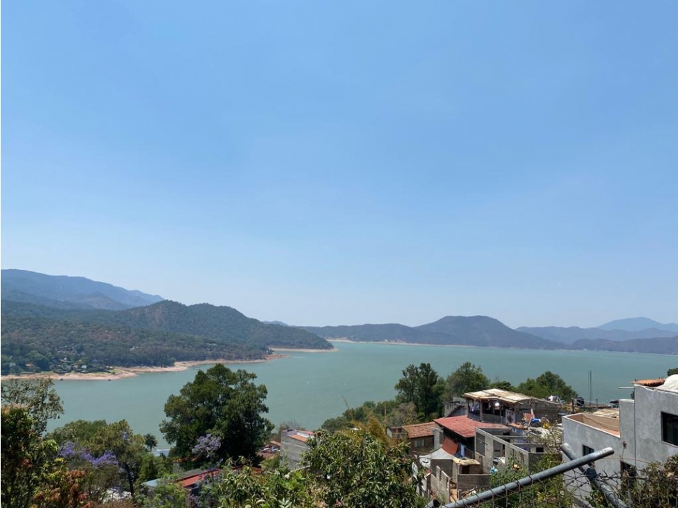 VENTA DE TERRENO CON ESPECTACULAR VISTA AL LAGO — foto 3