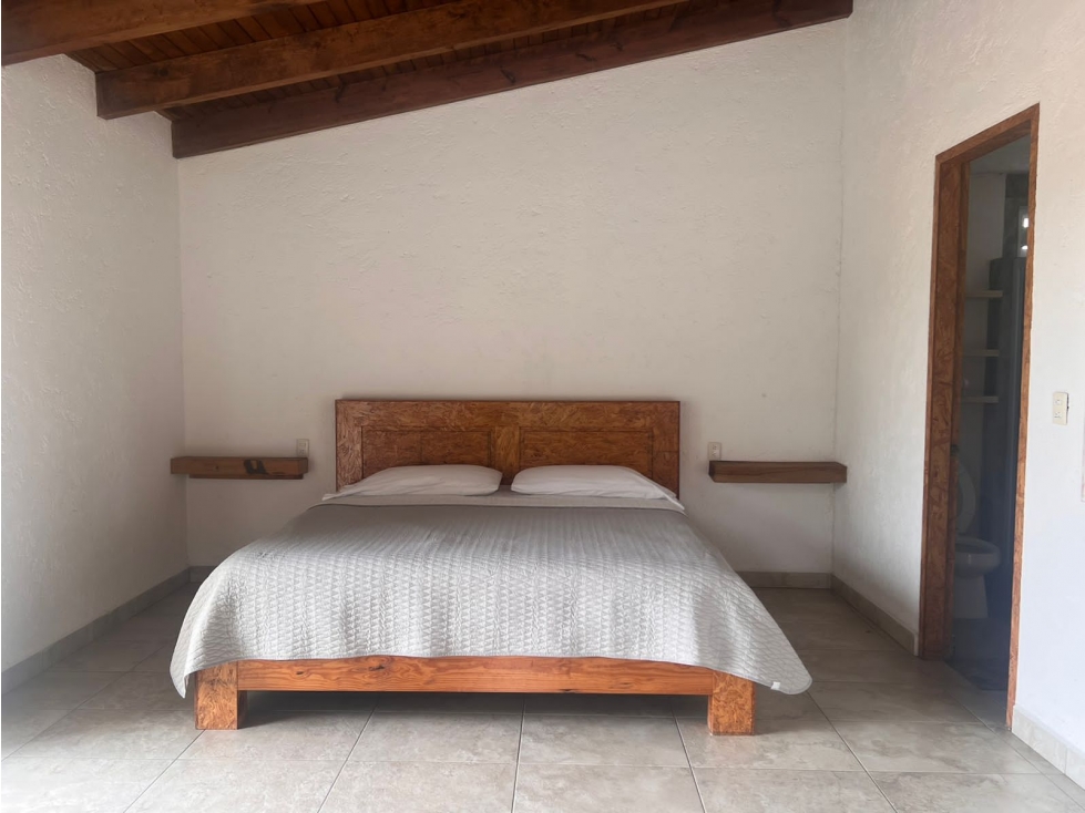 CASA EN RENTA EN VALLE DE BRAVO, ZONA SAN GASPAR P — foto 4