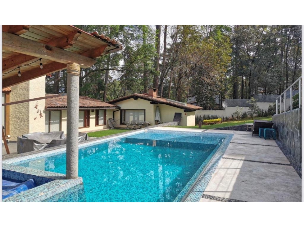 CASA EN VENTA EN AVÁNDARO, VALLE DE BRAVO P