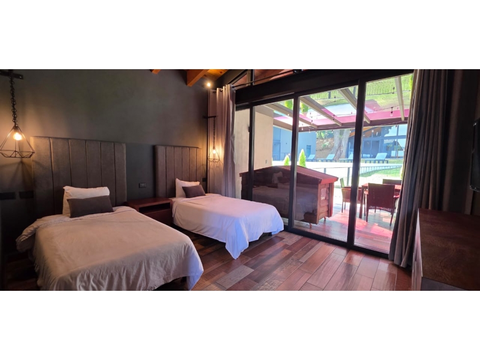 CASA EN VENTA EN VALLE DE BRAVO, ZONA ACATITLAN P
