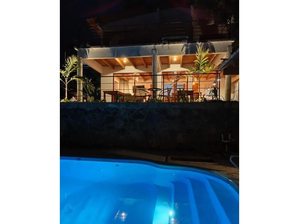 CASA EN VENTA EN VALLE DE BRAVO, ZONA CASAS VIEJAS P