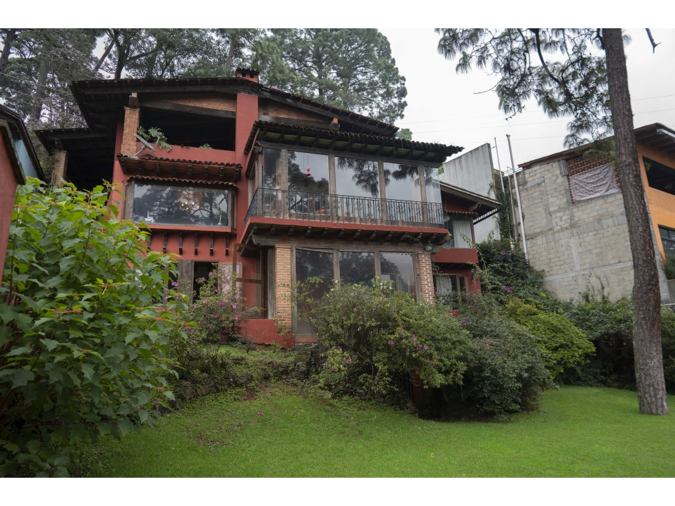 CASA EN VENTA, VISTA AL LAGO A UN COSTADO DEL RIO A