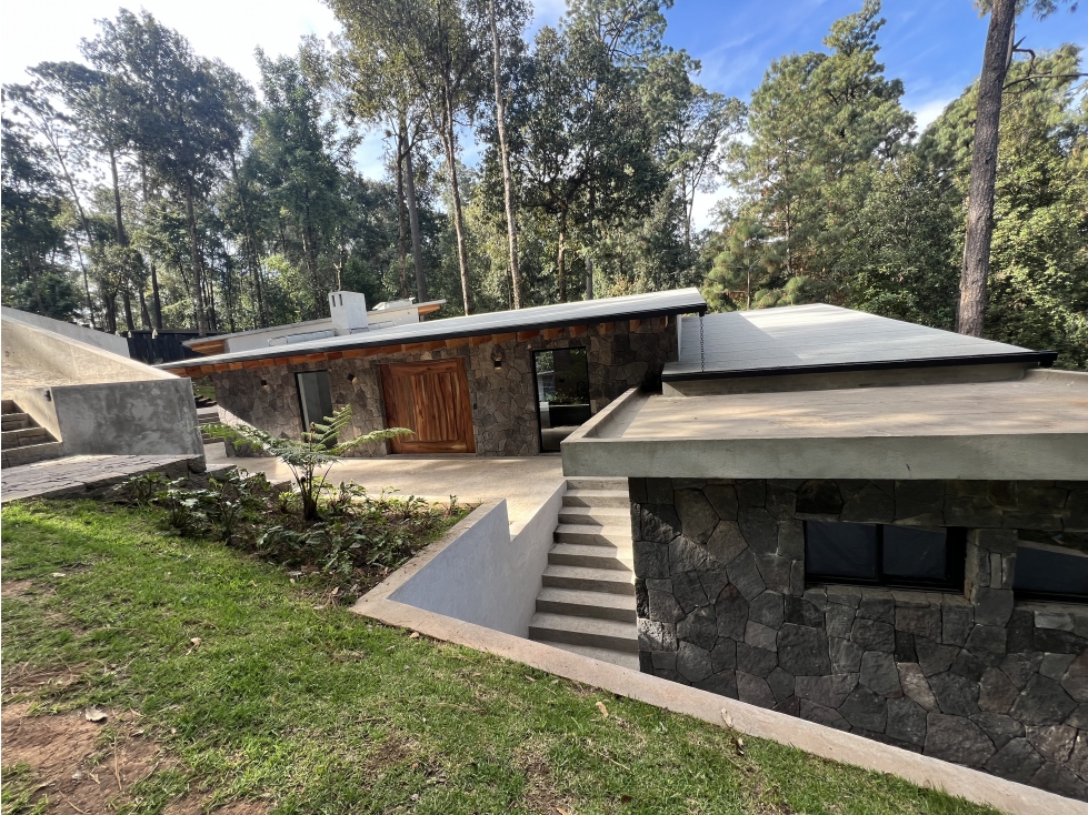 CASA EN VENTA EN SAN SIMÓN EL ALTO, VALLE DE BRAVO P