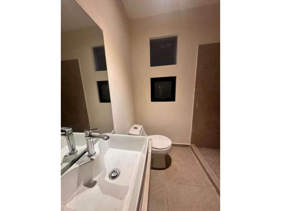 CASA TOTALMENTE NUEVA, VALLE DE BRAVO A — foto 4