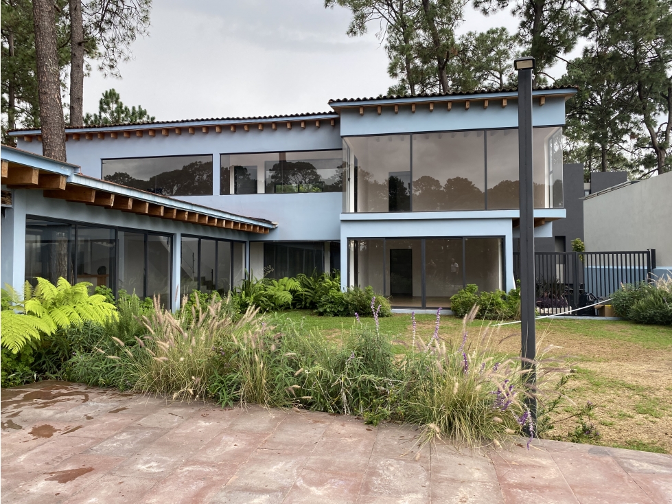 Hermosa casa con vista al lago M