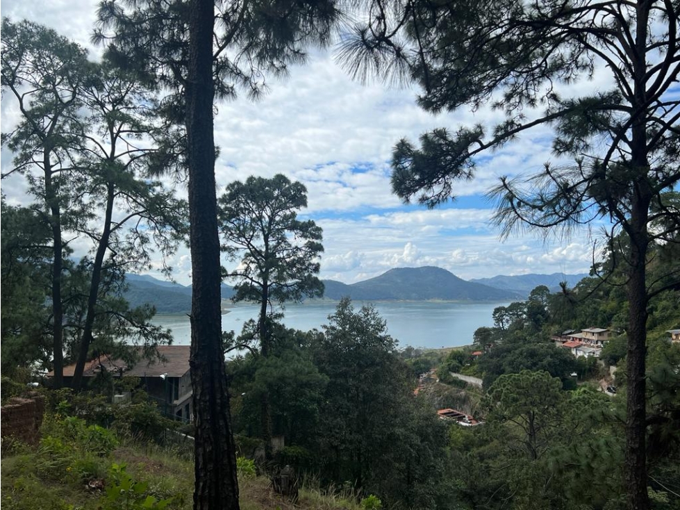 TERRENO EN VENTA EN VALLE DE BRAVO P