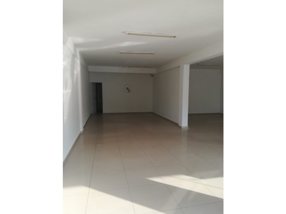 SE ARRIENDA LOCAL COMERCIAL L6