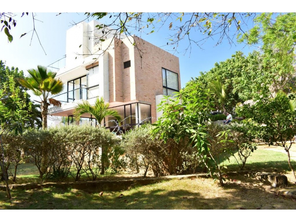ARRIENDO O VENDO CABAÑA SANTA VERONICA - PTO COLOMBIA