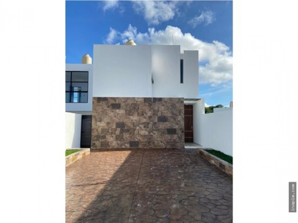 Venta Casa al Norte de Mérida con recámara PB Semiamueblada