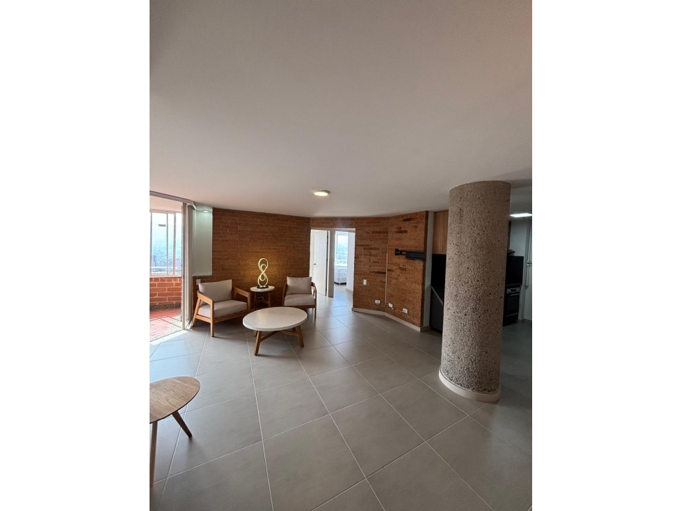 Vive con estilo en Medellín Apartamento moderno y reformado de 80 m²