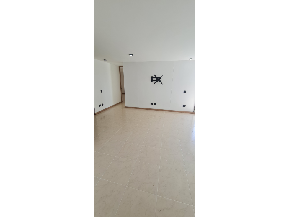 Bajo de precio apartamento remodelado en el tesoro — foto 4