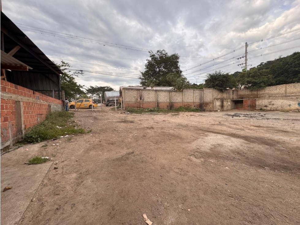 SE ARRIENDA HERMOSA BODEGA EN CHIMITA - 4