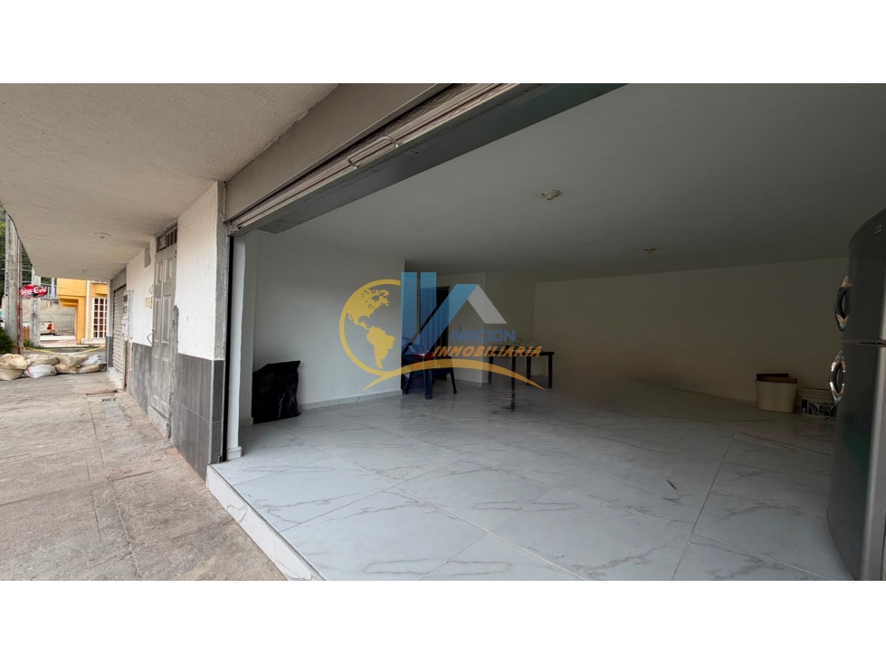 SE ARRIENDA LOCAL COMERCIAL EN MOLINOS DEL VIENTO - 2