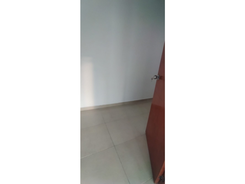 SE VENDE HERMOSO APARTAMENTO EN SAN ISIDRO/GIRON — foto 5