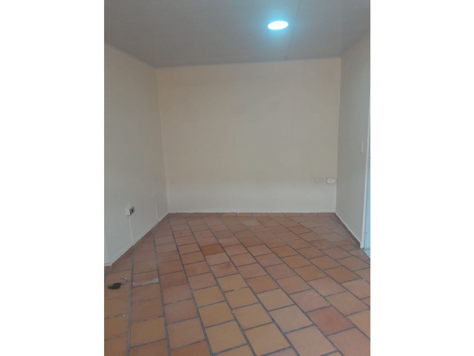 SE ARRIENDA AMPLIO LOCAL COMERCIAL EN PIEDECUESTA - 3