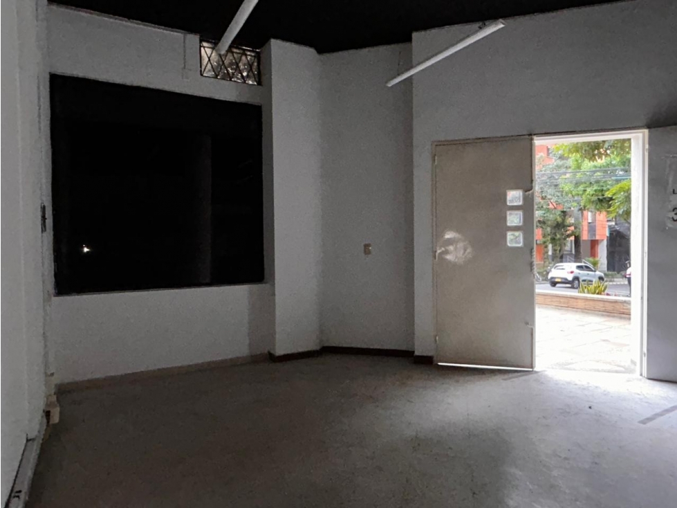 SE ARRIENDA HERMOSO Y AMPLIO LOCAL ESQUINERO EN BUCARAMANGA - 6
