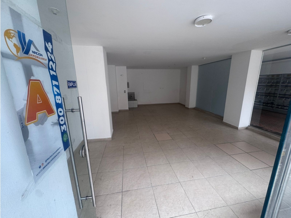 SE VENDE AMPLIO LOCAL EN ORQUIDEA REAL/CENTRO - 1