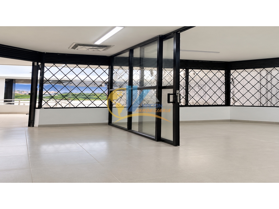 SE VENDE OFICINA EN CENTRO DE BUCARAMANGA - 2