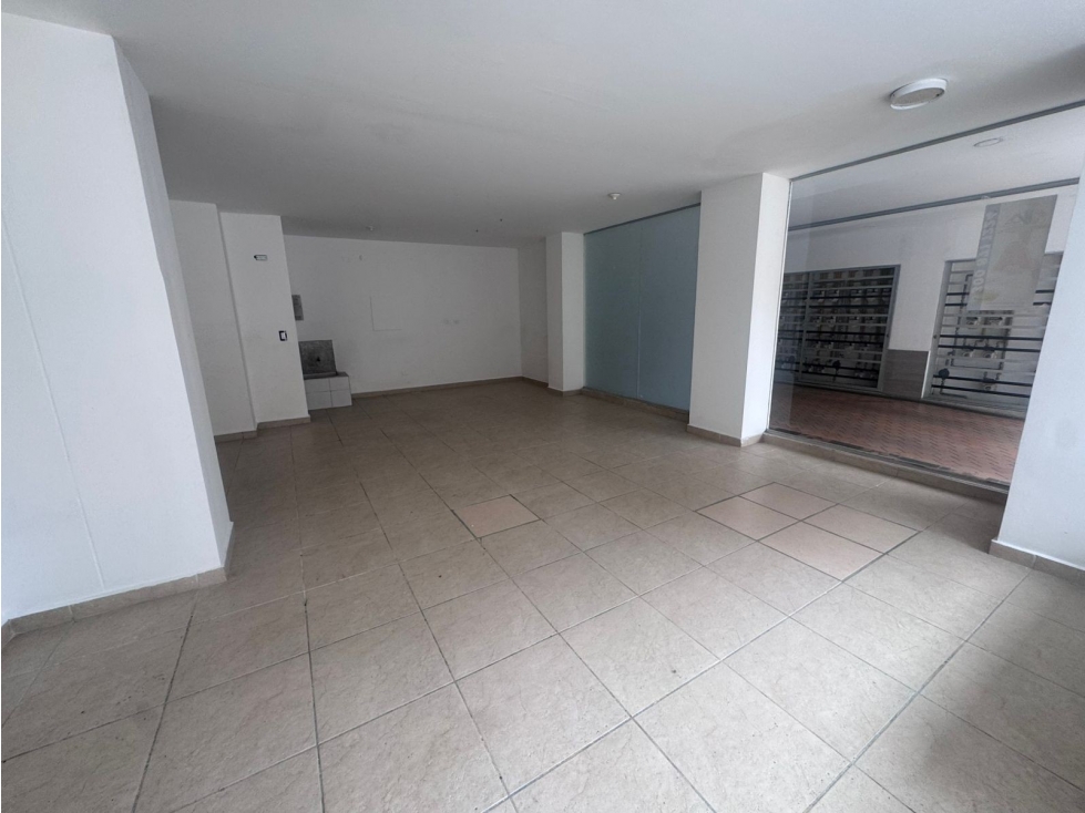 SE VENDE AMPLIO LOCAL EN ORQUIDEA REAL/CENTRO - 3
