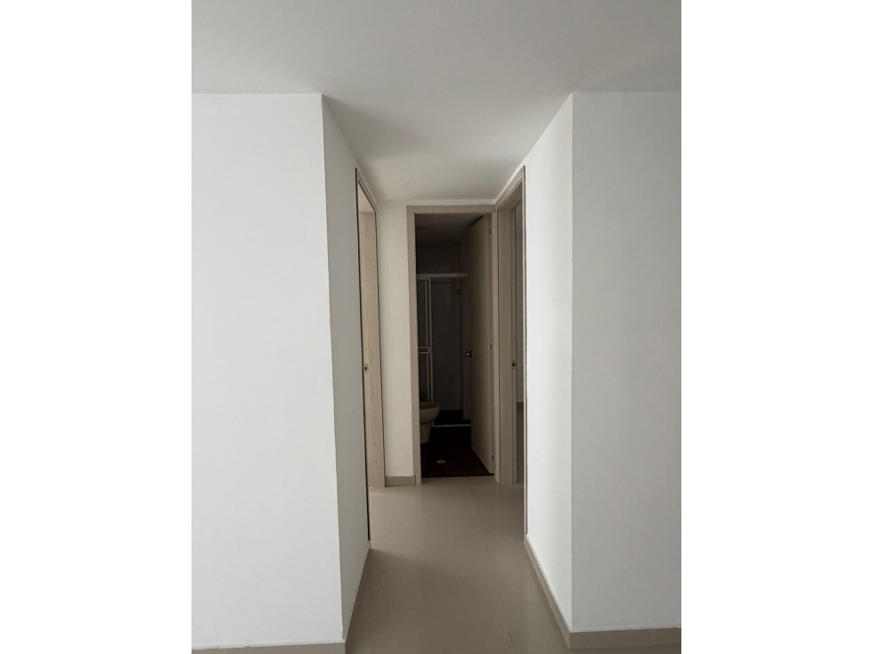 SE ARRIENDA HERMOSO Y AMPLIO APTO EN EDIF VANCUVER — foto 5