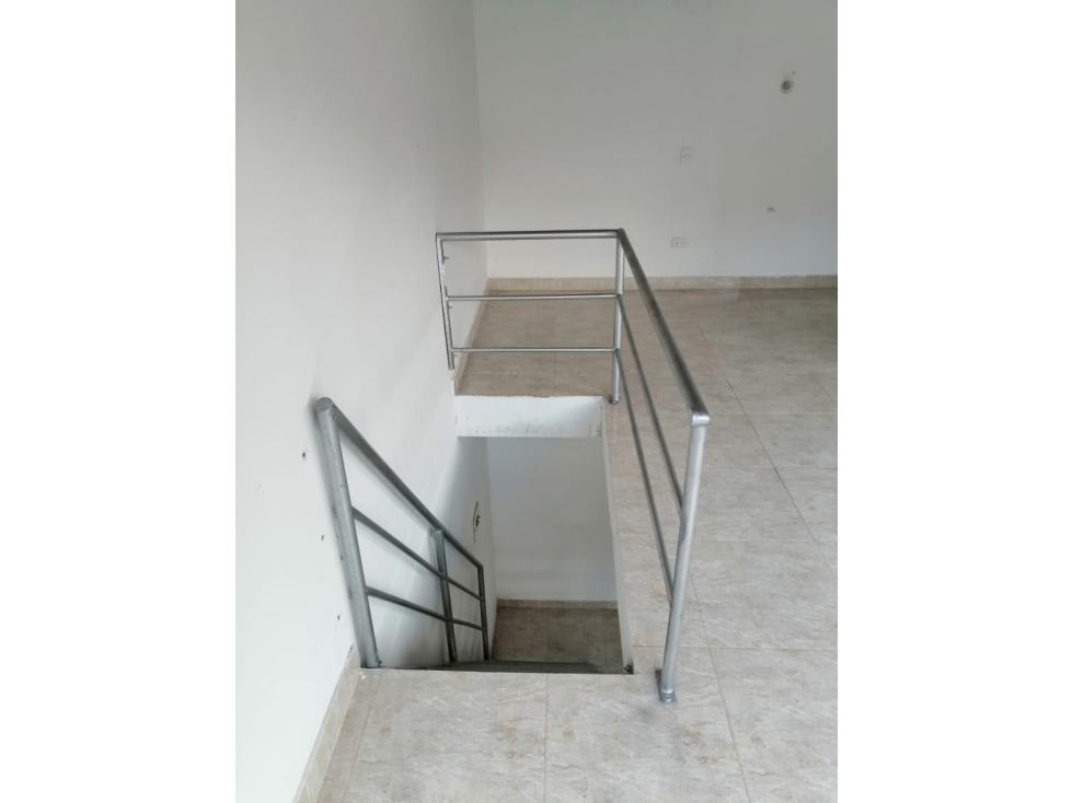 SE VENDE HERMOSO Y AMPLIO LOCAL EN CENTRO FLORIDABLANCA - 5