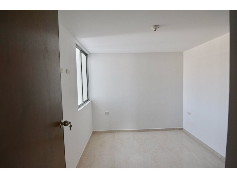 SE VENDE HERMOSO APARTAMENTO EN K27/BUCARAMANGA — foto 2