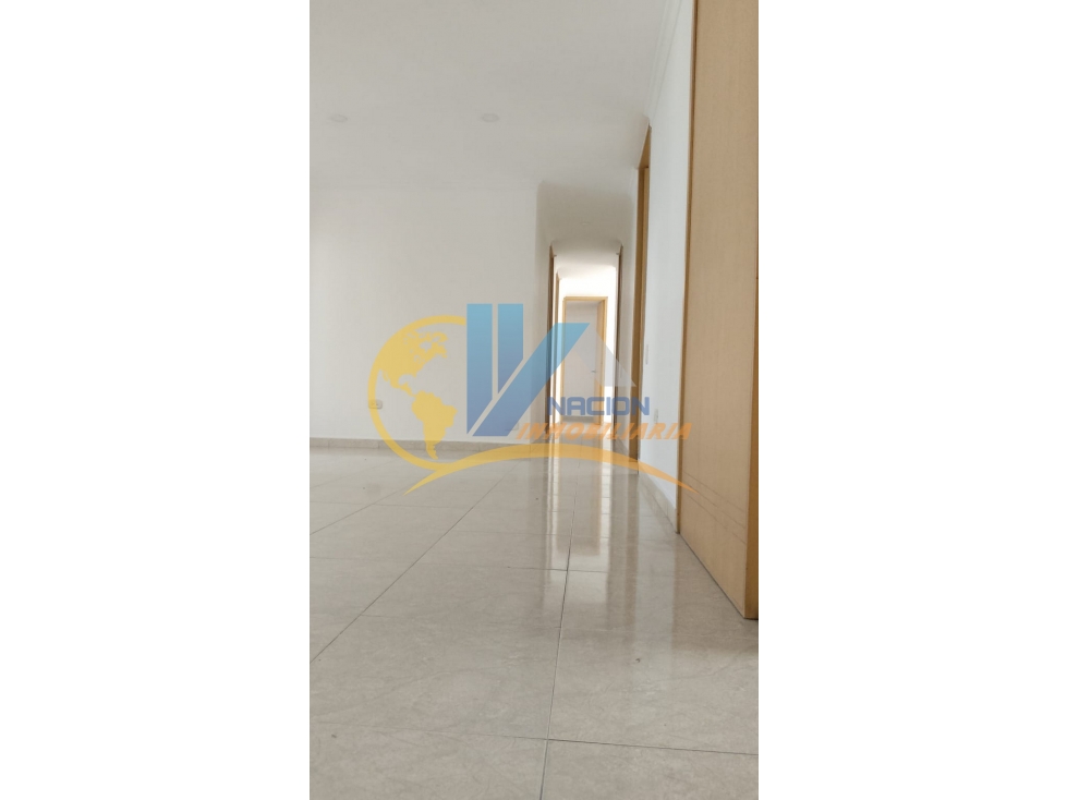 HERMOSO APARTAMENTO EN ARRIENDO EN ALTOS DEL PARQUE — foto 2