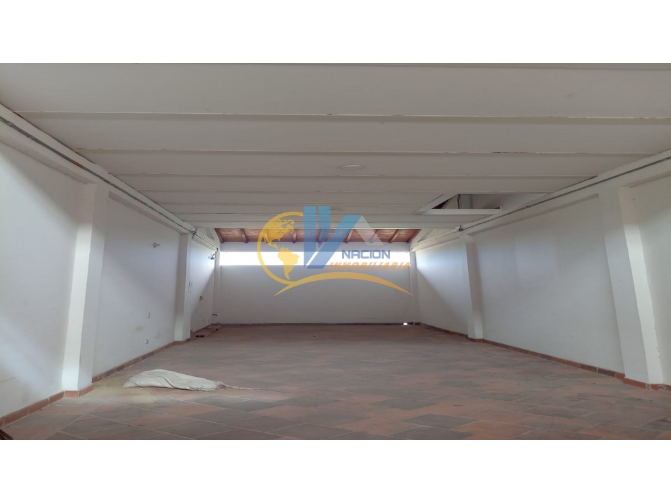 LOCAL EN ARRIENDO # 13 EN PARQUE MESA MALL - 4