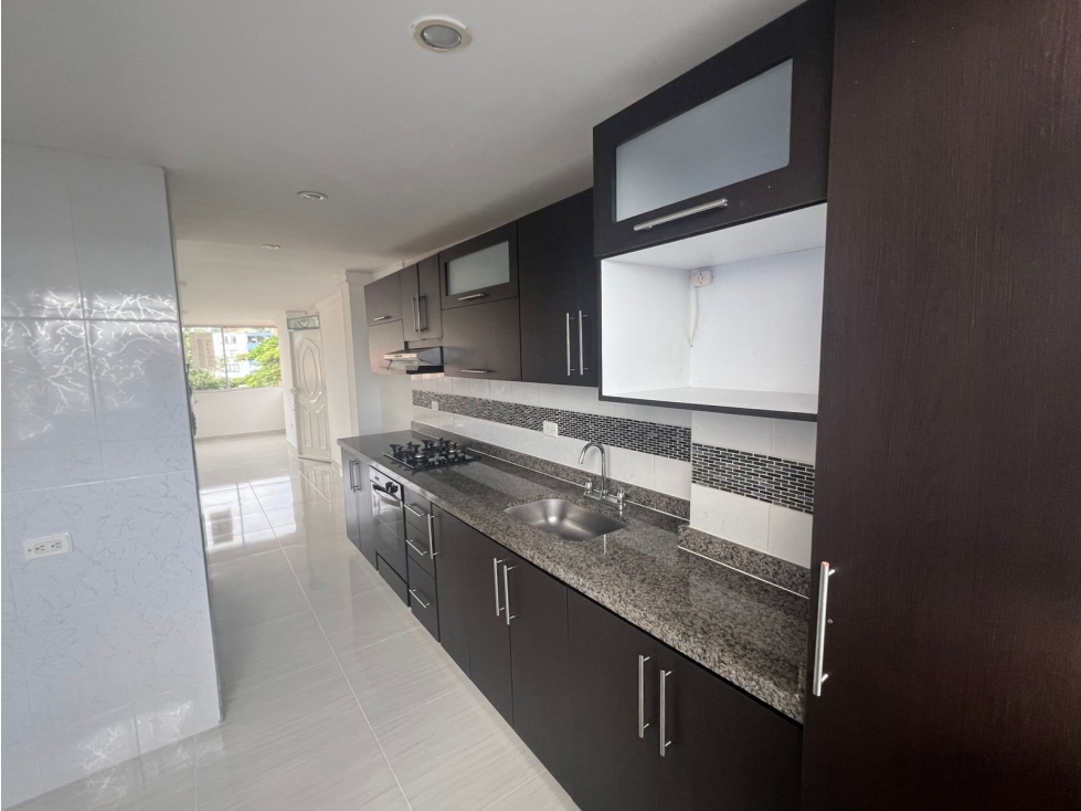 SE ARRIENDA HERMOSO Y AMPLIO APTO EN EL DIAMANTE 2 — foto 6