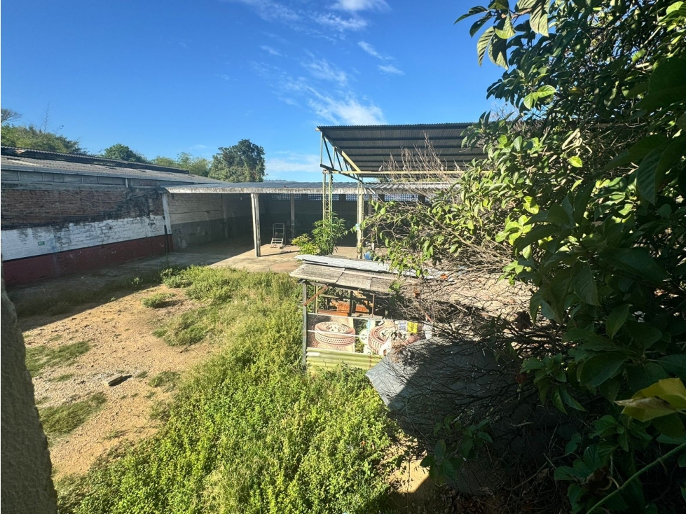 SE ARRIENDA O SE VENDE HERMOSA BODEGA EN SAN RAFAEL - 2