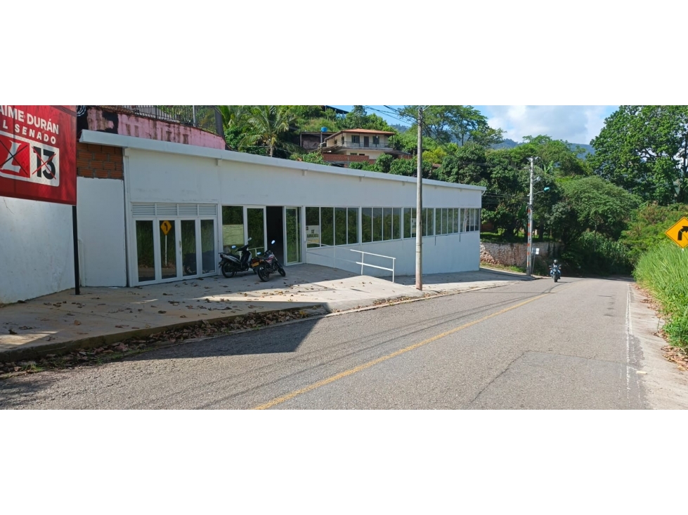 SE ARRIENDA HERMOSA Y AMPLIA BODEGA EN VIA MESA DE LOS SANTOS. - 1