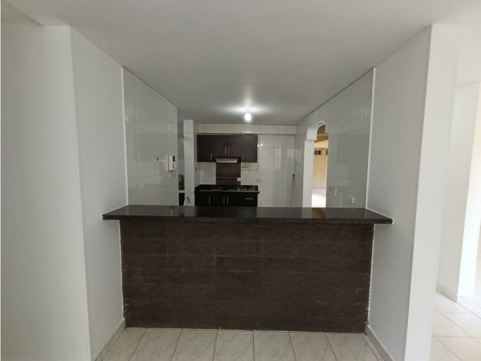 SE VENDE HERMOSO Y AMPLIO APARTAMENTO EN FONTANA — foto 2
