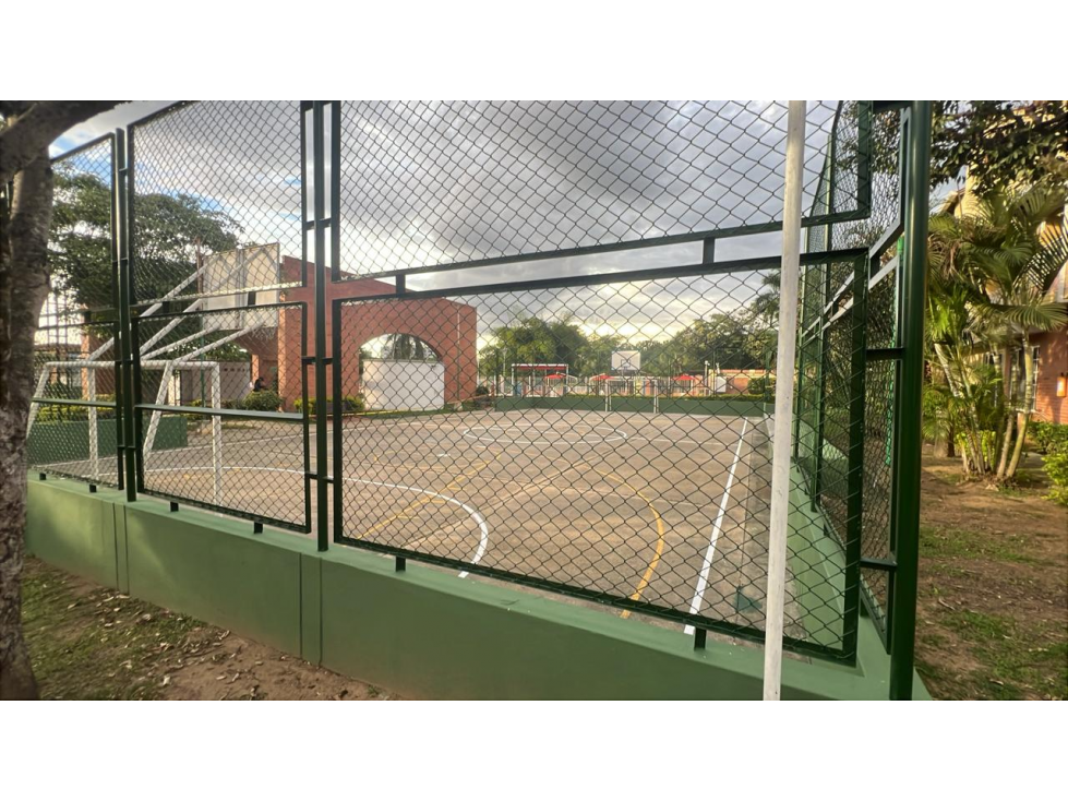 SE VENDE HERMOSA CASA EN VERSALLES 1 - 2