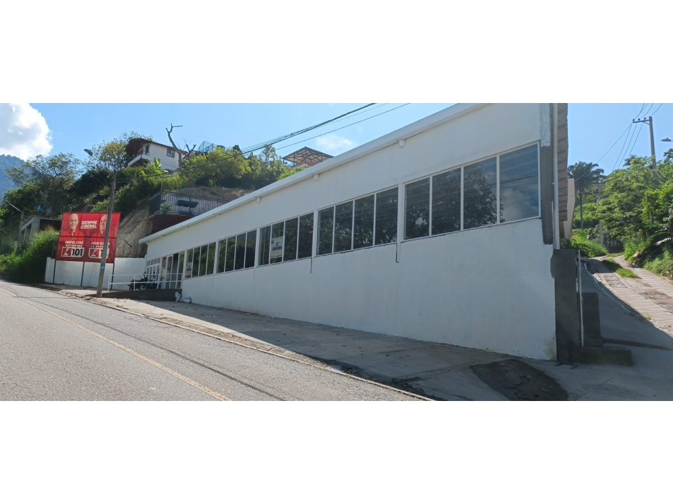 SE ARRIENDA HERMOSA Y AMPLIA BODEGA EN VIA MESA DE LOS SANTOS. - 3