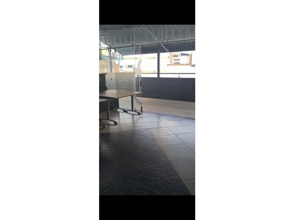 SE ARRIENDA O SE VENDE EDIFICIO EN MEJORAS PUBLICAS - 1