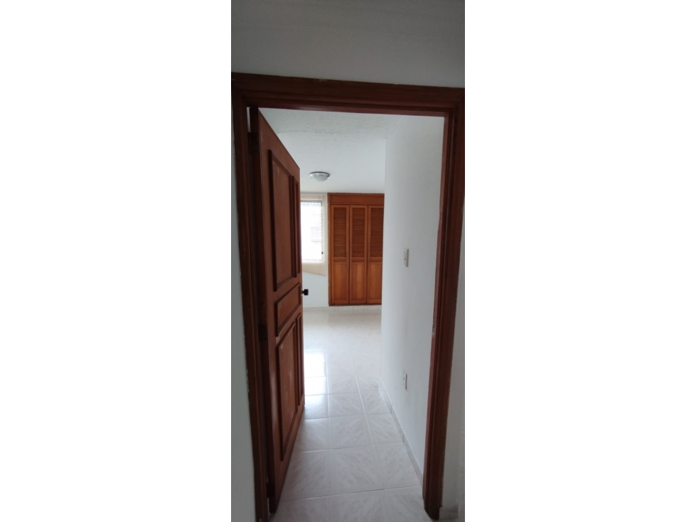 SE VENDE HERMOSO APARTAMENTO EN ALARCÓN — foto 2