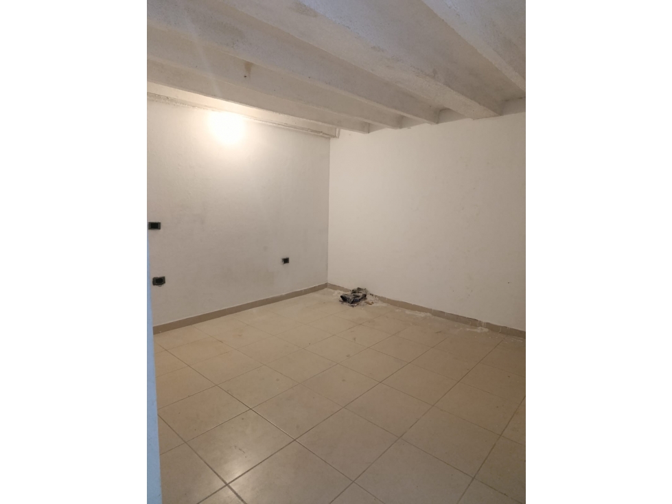 SE VENDE HERMOSA Y AMPLIA CASA EN OMAGA 1./NORTE — foto 5