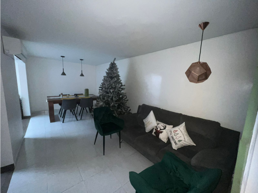 SE VENDE HERMOSA CASA EN VERSALLES 1 - 6