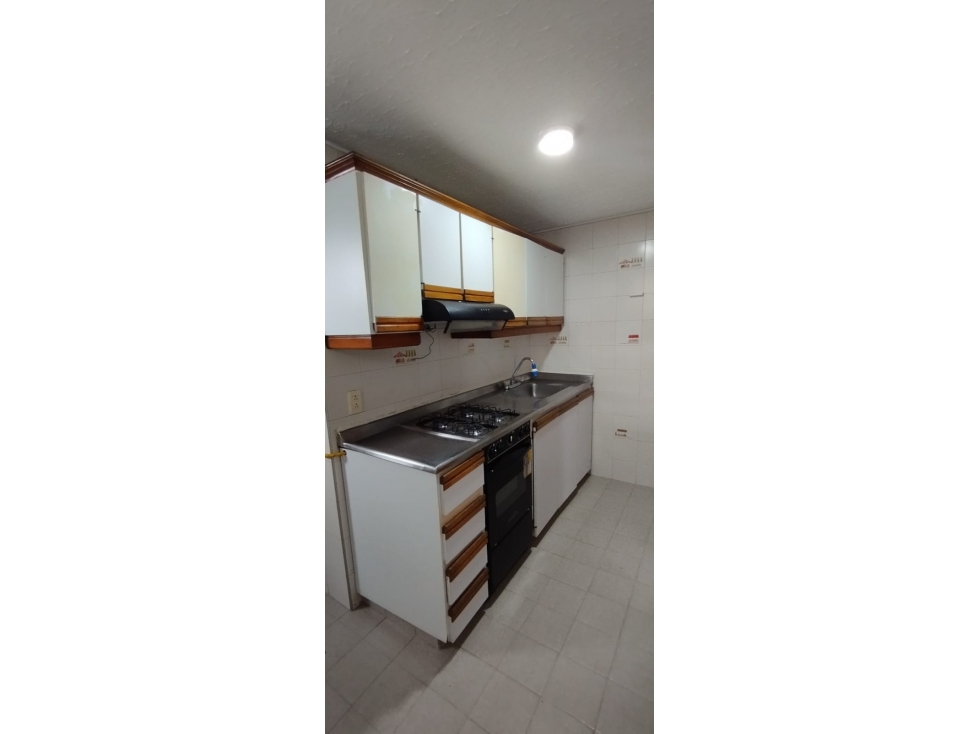 SE VENDE HERMOSO APARTAMENTO EN ALARCÓN — foto 4