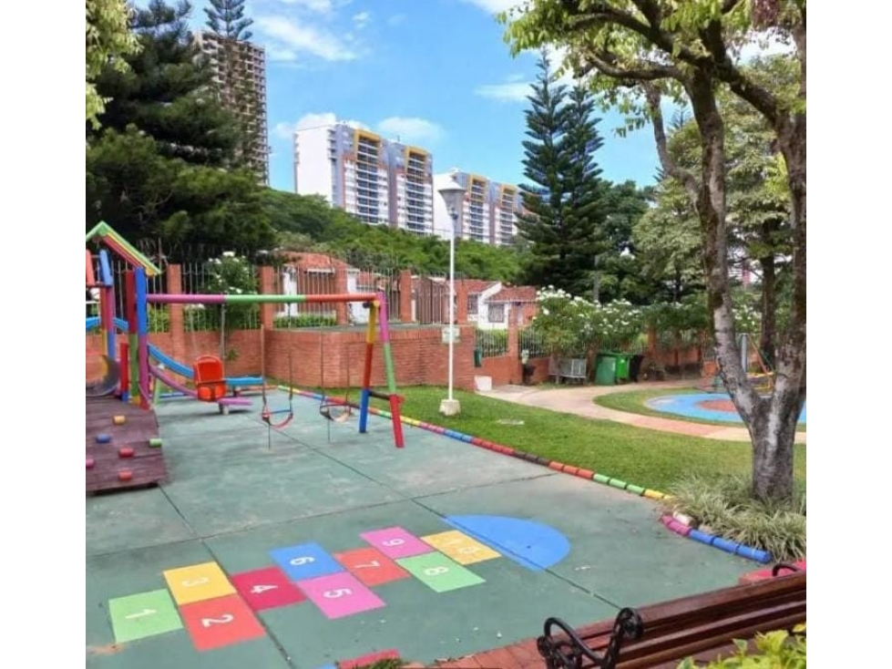 SE VENDE HERMOSA CASA EN VERSALLES 1 - 2