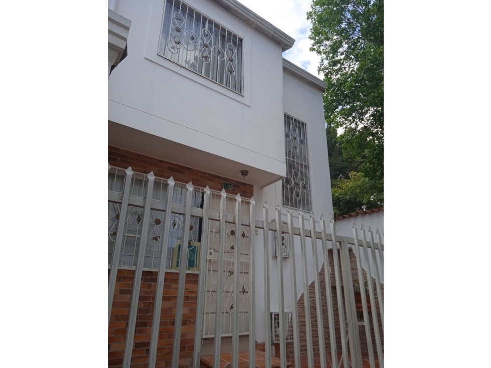SE VENDE HERMOSA CASA EN FLORIDABLANCA /URBAN BAVIERA - 3